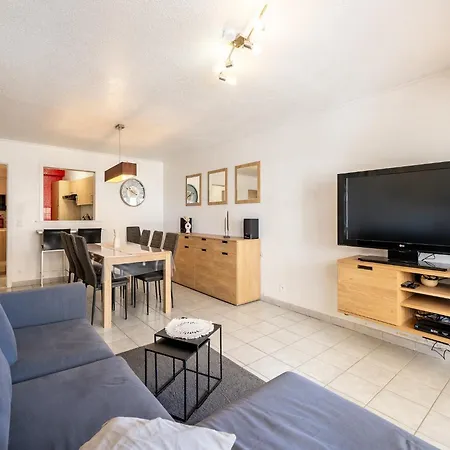 Bruges Near Leopoldpark & Harbor *