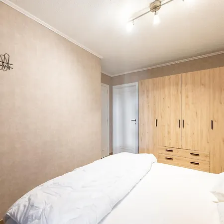 Bruges Near Leopoldpark & Harbor